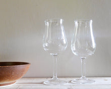 Load image into Gallery viewer, Handblown wine glass with mountain design