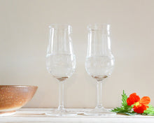 Load image into Gallery viewer, Handblown prosecco glass with mountain design